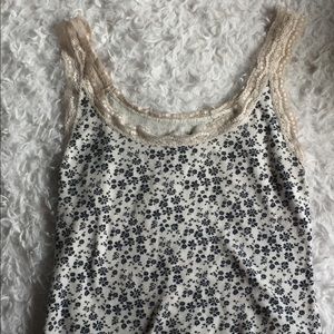 Cute flower cropped tank top with lace